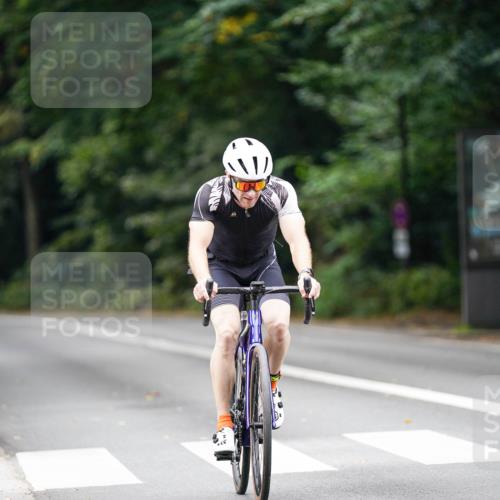 14.09.2025 - Stadtparktriathlon Michael Burmester http://msf.ph/oto/8914865 14.09.2025 12:44:09 Radfahren 1386, 1388 meine-sportfotos.de