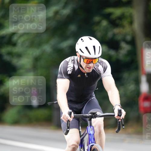 14.09.2025 - Stadtparktriathlon Michael Burmester http://msf.ph/oto/8914866 14.09.2025 12:44:10 Radfahren 1386, 1388 meine-sportfotos.de