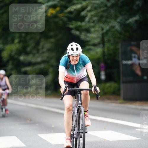 14.09.2025 - Stadtparktriathlon Michael Burmester http://msf.ph/oto/8914870 14.09.2025 12:44:19 Radfahren 1257, 1300, 1339 meine-sportfotos.de