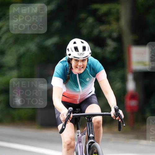 14.09.2025 - Stadtparktriathlon Michael Burmester http://msf.ph/oto/8914872 14.09.2025 12:44:20 Radfahren 1257, 1300, 1339 meine-sportfotos.de