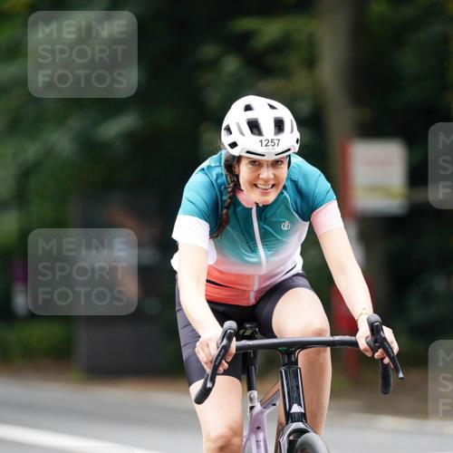 14.09.2025 - Stadtparktriathlon Michael Burmester http://msf.ph/oto/8914873 14.09.2025 12:44:20 Radfahren 1257, 1300, 1339 meine-sportfotos.de