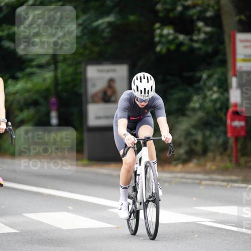 14.09.2025 - Stadtparktriathlon Michael Burmester http://msf.ph/oto/8914881 14.09.2025 12:44:31 Radfahren 1264, 1286, 1324, 1356, 1377 meine-sportfotos.de