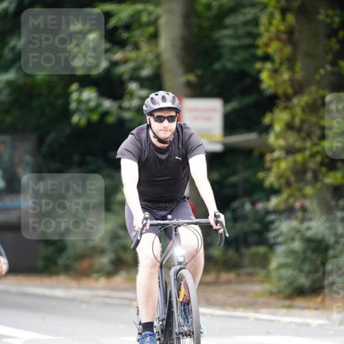 14.09.2025 - Stadtparktriathlon Michael Burmester http://msf.ph/oto/8914887 14.09.2025 12:44:38 Radfahren 1264, 1286, 1307, 1324, 1350, 1381 meine-sportfotos.de