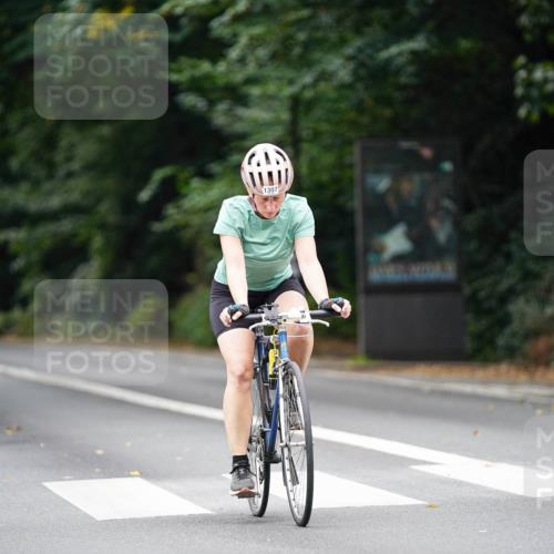 14.09.2025 - Stadtparktriathlon Michael Burmester http://msf.ph/oto/8914888 14.09.2025 12:44:42 Radfahren 1307, 1324, 1350, 1381 meine-sportfotos.de