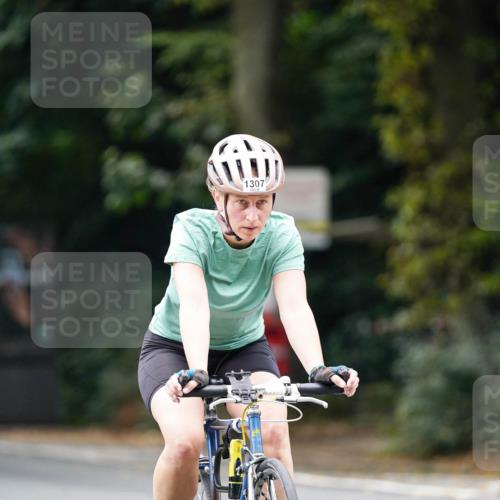 14.09.2025 - Stadtparktriathlon Michael Burmester http://msf.ph/oto/8914889 14.09.2025 12:44:43 Radfahren 1307, 1324, 1350, 1381 meine-sportfotos.de