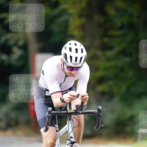 14.09.2025 - Stadtparktriathlon Michael Burmester http://msf.ph/oto/8914891 14.09.2025 12:44:45 Radfahren 1307, 1324, 1350, 1381, 1404 meine-sportfotos.de