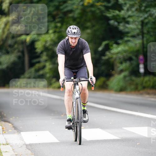 14.09.2025 - Stadtparktriathlon Michael Burmester http://msf.ph/oto/8914918 14.09.2025 12:45:24 Radfahren 1231, 1380, 1420 meine-sportfotos.de