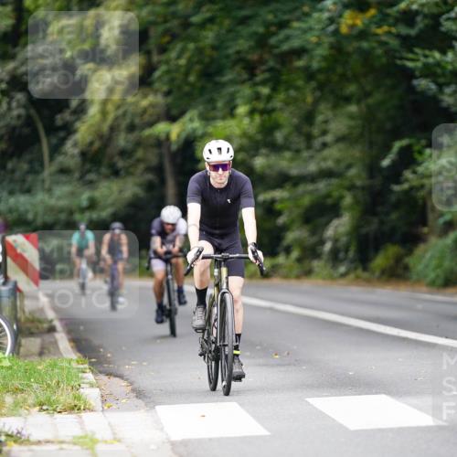 14.09.2025 - Stadtparktriathlon Michael Burmester http://msf.ph/oto/8914926 14.09.2025 12:45:41 Radfahren 1308, 1344, 1345, 1347, 1359, 1369 meine-sportfotos.de