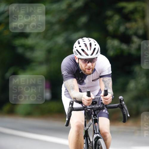 14.09.2025 - Stadtparktriathlon Michael Burmester http://msf.ph/oto/8914931 14.09.2025 12:45:45 Radfahren 1308, 1344, 1345, 1359 meine-sportfotos.de