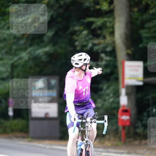14.09.2025 - Stadtparktriathlon Michael Burmester http://msf.ph/oto/8915010 14.09.2025 12:47:43 Radfahren 1239, 1248, 1261, 1274, 1301, 1349, 1397, 1414, 1419 meine-sportfotos.de