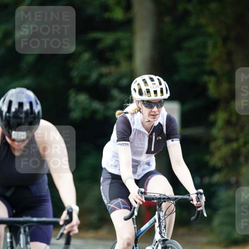 14.09.2025 - Stadtparktriathlon Michael Burmester http://msf.ph/oto/8915024 14.09.2025 12:47:51 Radfahren 1224, 1239, 1245, 1247, 1248, 1263, 1274, 1278, 1301, 1310, 1316, 1330, 1394, 1419 meine-sportfotos.de