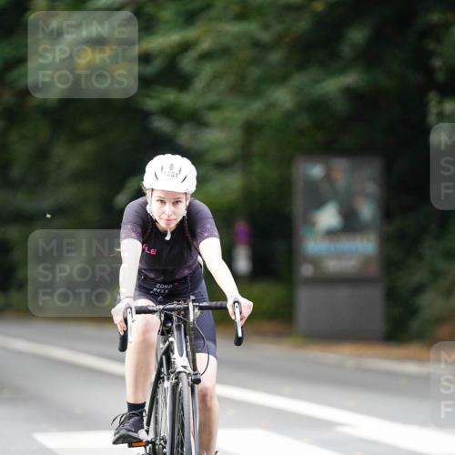 14.09.2025 - Stadtparktriathlon Michael Burmester http://msf.ph/oto/8915038 14.09.2025 12:48:06 Radfahren 1251, 1353, 1387 meine-sportfotos.de