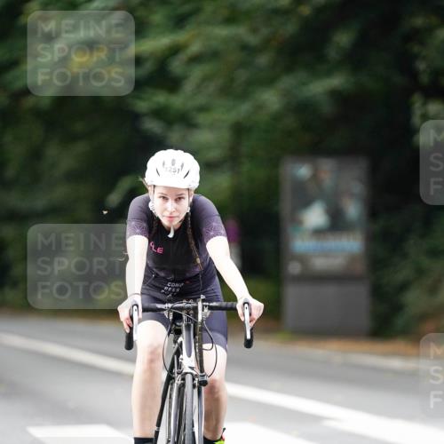 14.09.2025 - Stadtparktriathlon Michael Burmester http://msf.ph/oto/8915039 14.09.2025 12:48:06 Radfahren 1251, 1353, 1387 meine-sportfotos.de