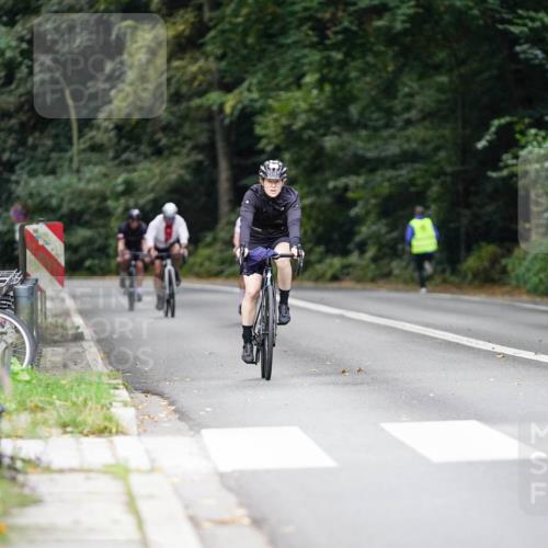 14.09.2025 - Stadtparktriathlon Michael Burmester http://msf.ph/oto/8915058 14.09.2025 12:48:36 Radfahren 1254, 1289, 1384, 1403 meine-sportfotos.de