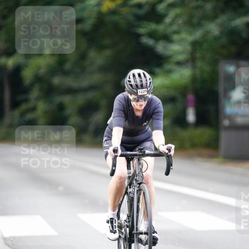 14.09.2025 - Stadtparktriathlon Michael Burmester http://msf.ph/oto/8915083 14.09.2025 12:49:16 Radfahren 1229, 1304, 1309 meine-sportfotos.de