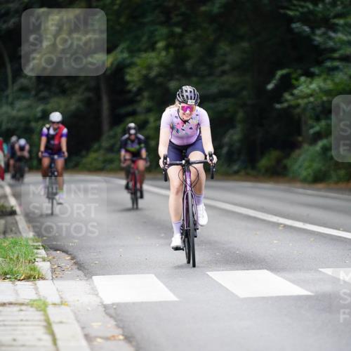 14.09.2025 - Stadtparktriathlon Michael Burmester http://msf.ph/oto/8915085 14.09.2025 12:49:20 Radfahren 1229, 1237, 1255, 1304 meine-sportfotos.de