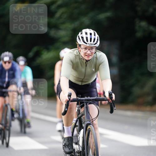 14.09.2025 - Stadtparktriathlon Michael Burmester http://msf.ph/oto/8915096 14.09.2025 12:49:32 Radfahren 1237, 1255, 1260, 1268, 1328, 1332, 1336, 1352, 1355, 1385, 1400, 1415 meine-sportfotos.de