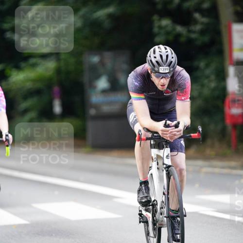 14.09.2025 - Stadtparktriathlon Michael Burmester http://msf.ph/oto/8915120 14.09.2025 12:50:00 Radfahren 1279, 1287, 1367, 1399 meine-sportfotos.de