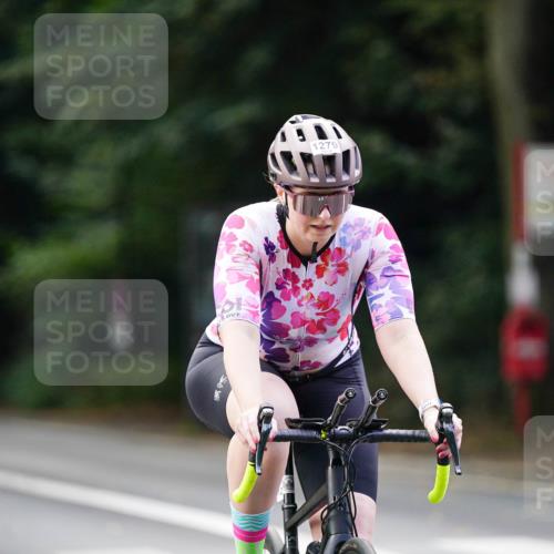 14.09.2025 - Stadtparktriathlon Michael Burmester http://msf.ph/oto/8915121 14.09.2025 12:50:01 Radfahren 1279, 1287, 1297, 1367, 1399 meine-sportfotos.de