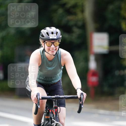 14.09.2025 - Stadtparktriathlon Michael Burmester http://msf.ph/oto/8915134 14.09.2025 12:50:18 Radfahren 1250, 1334, 1361, 1383 meine-sportfotos.de