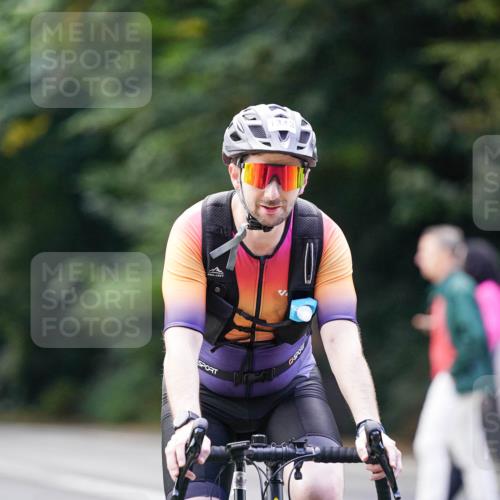 14.09.2025 - Stadtparktriathlon Michael Burmester http://msf.ph/oto/8915164 14.09.2025 12:50:50 Radfahren 1242, 1343, 1373 meine-sportfotos.de