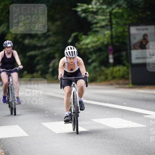14.09.2025 - Stadtparktriathlon Michael Burmester http://msf.ph/oto/8915191 14.09.2025 12:51:30 Radfahren 1252, 1267, 1285, 1296, 1299 meine-sportfotos.de