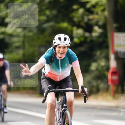 14.09.2025 - Stadtparktriathlon Michael Burmester http://msf.ph/oto/8915219 14.09.2025 12:52:03 Radfahren 1257, 1339, 1341, 1347, 1377, 1381, 1392 meine-sportfotos.de