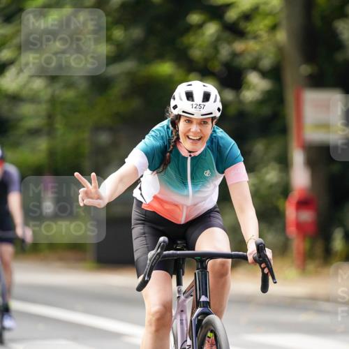 14.09.2025 - Stadtparktriathlon Michael Burmester http://msf.ph/oto/8915220 14.09.2025 12:52:03 Radfahren 1257, 1339, 1341, 1347, 1377, 1381, 1392 meine-sportfotos.de