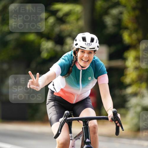 14.09.2025 - Stadtparktriathlon Michael Burmester http://msf.ph/oto/8915221 14.09.2025 12:52:03 Radfahren 1257, 1339, 1341, 1347, 1377, 1381, 1392 meine-sportfotos.de