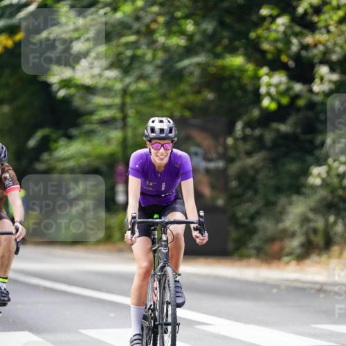 14.09.2025 - Stadtparktriathlon Michael Burmester http://msf.ph/oto/8915228 14.09.2025 12:52:10 Radfahren 1339, 1347, 1369, 1377, 1381, 1392 meine-sportfotos.de