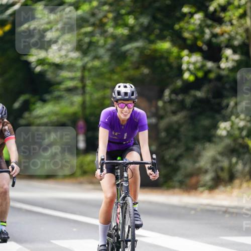 14.09.2025 - Stadtparktriathlon Michael Burmester http://msf.ph/oto/8915229 14.09.2025 12:52:10 Radfahren 1339, 1347, 1369, 1377, 1381, 1392 meine-sportfotos.de