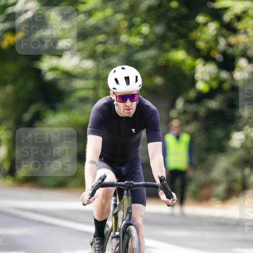 14.09.2025 - Stadtparktriathlon Michael Burmester http://msf.ph/oto/8915249 14.09.2025 12:52:35 Radfahren 1264, 1303, 1322, 1340, 1345, 1417 meine-sportfotos.de