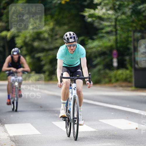 14.09.2025 - Stadtparktriathlon Michael Burmester http://msf.ph/oto/8915260 14.09.2025 12:52:46 Radfahren 1293, 1315, 1322, 1351, 1359, 1417 meine-sportfotos.de