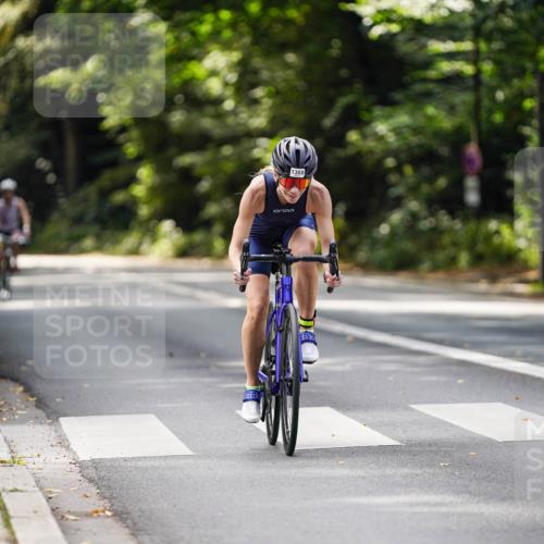 14.09.2025 - Stadtparktriathlon Michael Burmester http://msf.ph/oto/8915271 14.09.2025 12:53:34 Radfahren 1300, 1308 meine-sportfotos.de