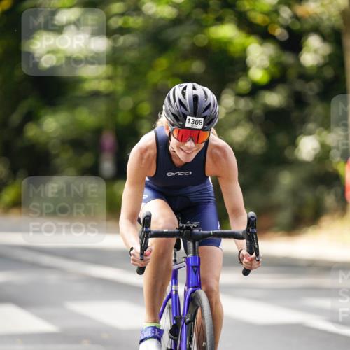 14.09.2025 - Stadtparktriathlon Michael Burmester http://msf.ph/oto/8915273 14.09.2025 12:53:35 Radfahren 1300, 1308 meine-sportfotos.de