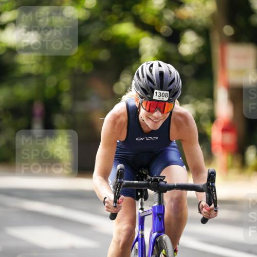 14.09.2025 - Stadtparktriathlon Michael Burmester http://msf.ph/oto/8915275 14.09.2025 12:53:35 Radfahren 1300, 1308 meine-sportfotos.de