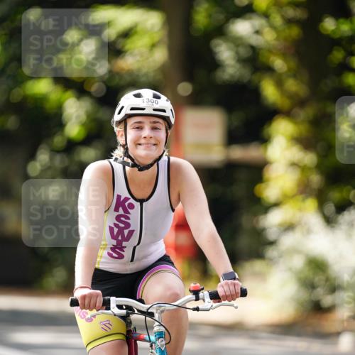 14.09.2025 - Stadtparktriathlon Michael Burmester http://msf.ph/oto/8915278 14.09.2025 12:53:41 Radfahren 1300, 1308, 1368, 1380 meine-sportfotos.de