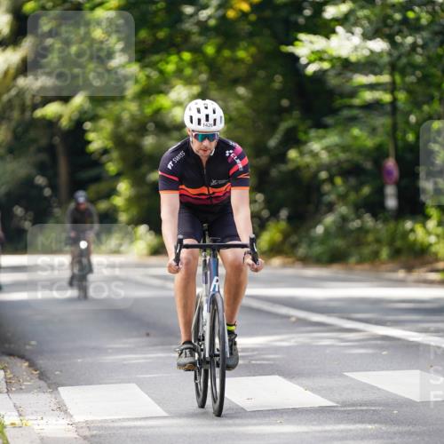 14.09.2025 - Stadtparktriathlon Michael Burmester http://msf.ph/oto/8915283 14.09.2025 12:53:50 Radfahren 1324, 1368, 1380, 1420 meine-sportfotos.de