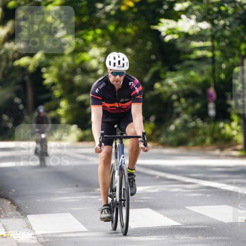 14.09.2025 - Stadtparktriathlon Michael Burmester http://msf.ph/oto/8915284 14.09.2025 12:53:50 Radfahren 1324, 1368, 1380, 1420 meine-sportfotos.de