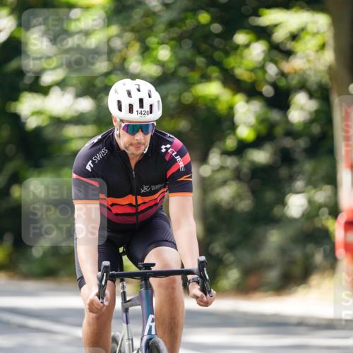 14.09.2025 - Stadtparktriathlon Michael Burmester http://msf.ph/oto/8915285 14.09.2025 12:53:51 Radfahren 1324, 1350, 1368, 1380, 1420 meine-sportfotos.de