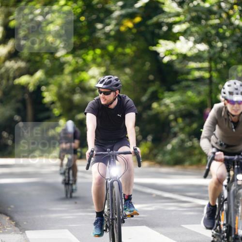 14.09.2025 - Stadtparktriathlon Michael Burmester http://msf.ph/oto/8915288 14.09.2025 12:53:57 Radfahren 1324, 1350, 1360, 1382, 1420 meine-sportfotos.de