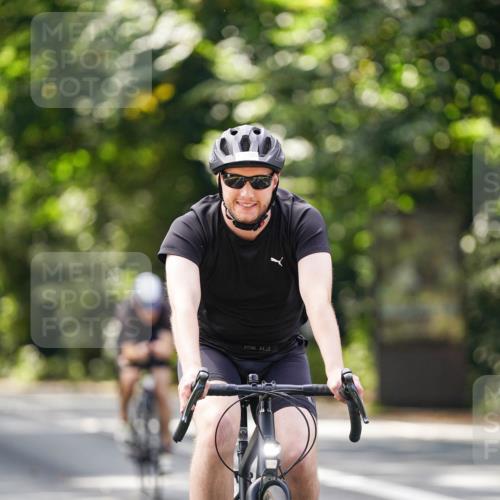14.09.2025 - Stadtparktriathlon Michael Burmester http://msf.ph/oto/8915289 14.09.2025 12:53:58 Radfahren 1324, 1350, 1360, 1382, 1420 meine-sportfotos.de