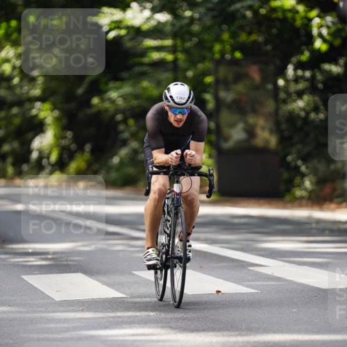 14.09.2025 - Stadtparktriathlon Michael Burmester http://msf.ph/oto/8915290 14.09.2025 12:53:59 Radfahren 1324, 1350, 1360, 1382 meine-sportfotos.de