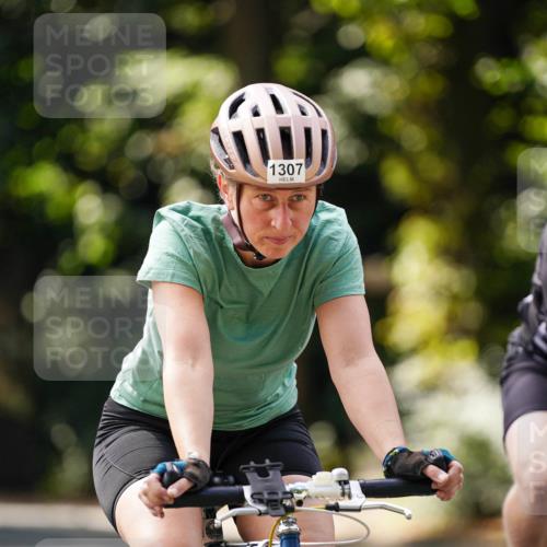 14.09.2025 - Stadtparktriathlon Michael Burmester http://msf.ph/oto/8915303 14.09.2025 12:54:33 Radfahren 1241, 1307, 1342, 1410 meine-sportfotos.de