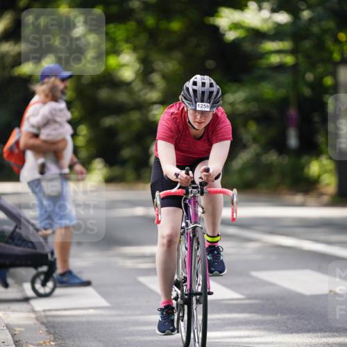 14.09.2025 - Stadtparktriathlon Michael Burmester http://msf.ph/oto/8915332 14.09.2025 12:55:11 Radfahren 1258, 1319, 1349, 1441 meine-sportfotos.de