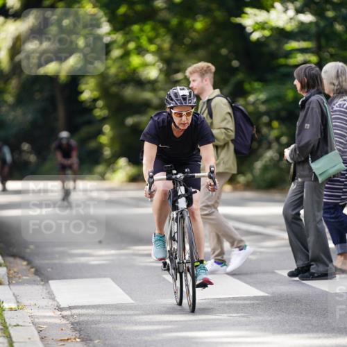 14.09.2025 - Stadtparktriathlon Michael Burmester http://msf.ph/oto/8915400 14.09.2025 12:56:51 Radfahren 1251, 1316, 1399 meine-sportfotos.de