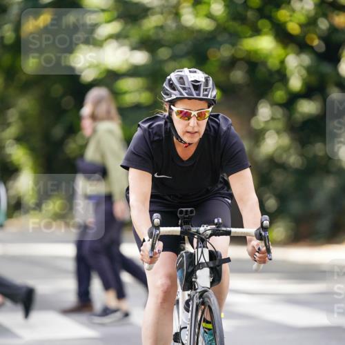 14.09.2025 - Stadtparktriathlon Michael Burmester http://msf.ph/oto/8915402 14.09.2025 12:56:52 Radfahren 1251, 1316, 1399 meine-sportfotos.de