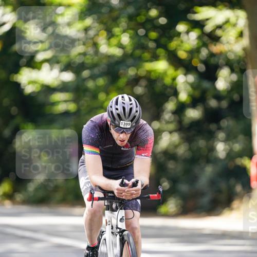 14.09.2025 - Stadtparktriathlon Michael Burmester http://msf.ph/oto/8915404 14.09.2025 12:56:56 Radfahren 1316, 1321, 1399 meine-sportfotos.de
