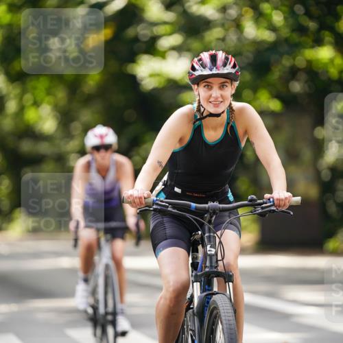 14.09.2025 - Stadtparktriathlon Michael Burmester http://msf.ph/oto/8915423 14.09.2025 12:57:36 Radfahren 1309, 1332, 1426, 1442 meine-sportfotos.de