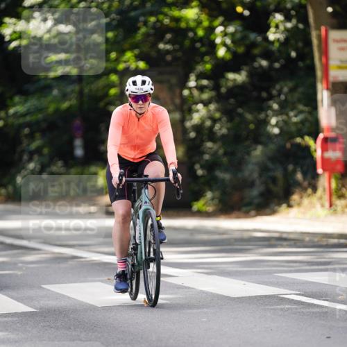 14.09.2025 - Stadtparktriathlon Michael Burmester http://msf.ph/oto/8915429 14.09.2025 12:57:43 Radfahren 1100, 1332, 1365, 1371, 1426 meine-sportfotos.de